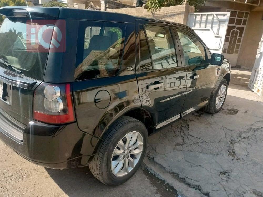لاند ڕۆڤەر LR2